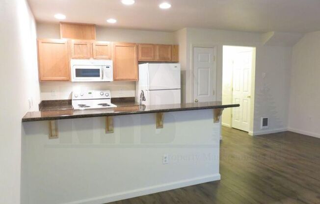 3 beds, 2.5 baths, 1,279 sqft, $2,195, Unit Unit A
