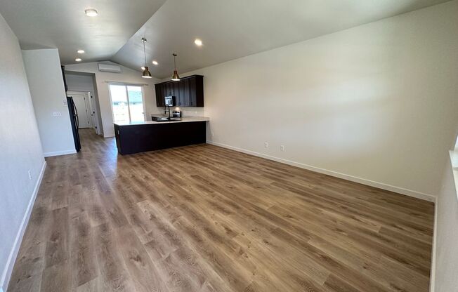 Beautiful 4 Bed, 3 Bath Home for Rent!