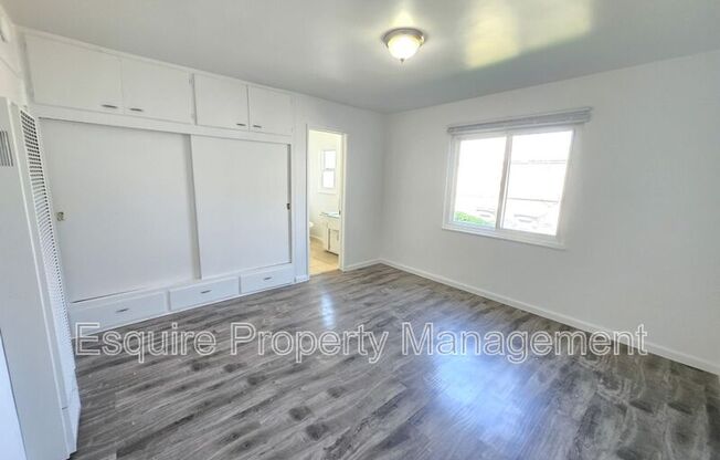808 PALM DR