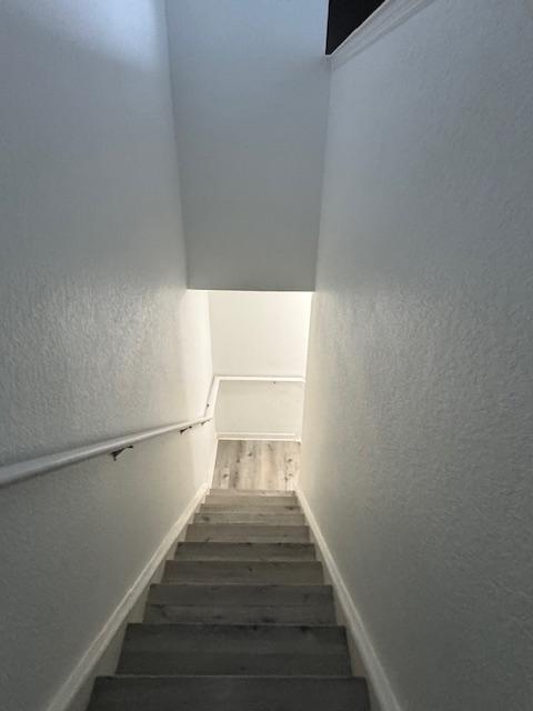 3 beds, 2 baths, 1,296 sqft, $2,000