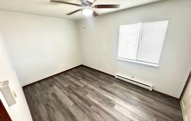 2 beds, 1 bath, 564 sqft, $900, Unit Unit M