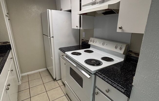 1 bed, 1 bath, 600 sqft, $1,150, Unit 1-204