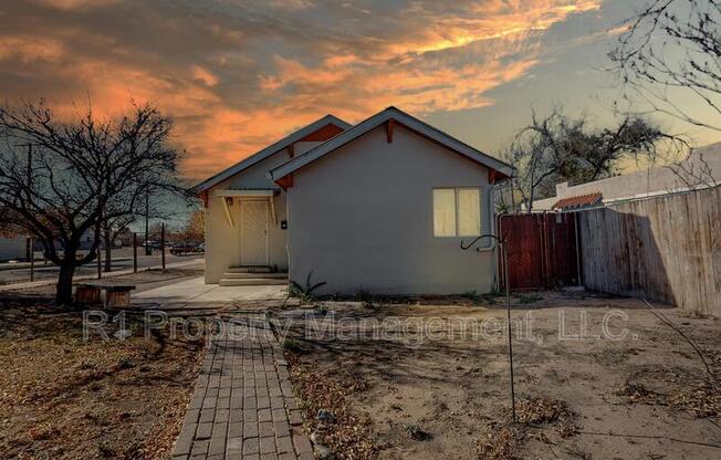 223 STANFORD DR SE