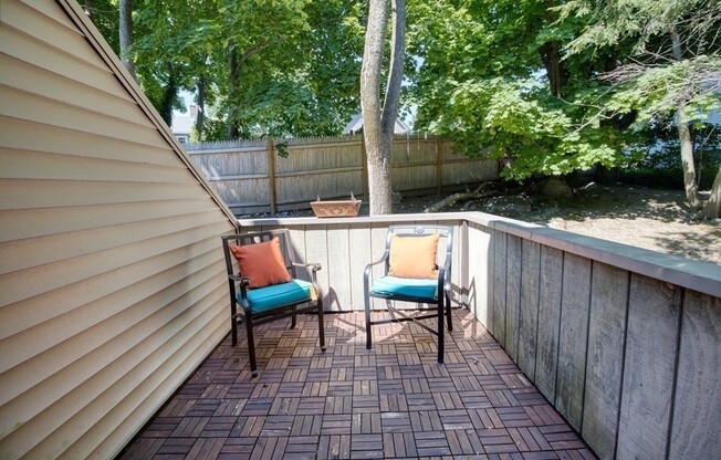 2 beds, 1.5 baths, 920 sqft, $2,500, Unit B