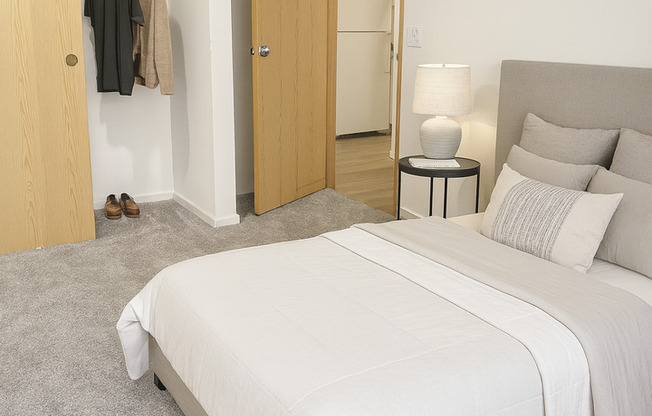 2 beds, 1 bath, 890 sqft, $1,975, Unit 100A