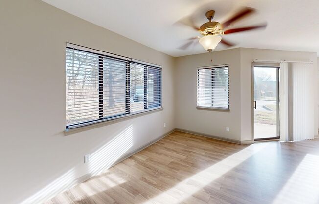 1 bed, 1 bath, 718 sqft, $1,099, Unit 351