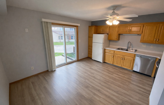 Updated 2br/1ba Townhome in Apple Valley