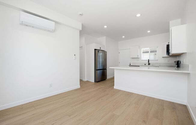 4 beds, 2 baths, $4,500