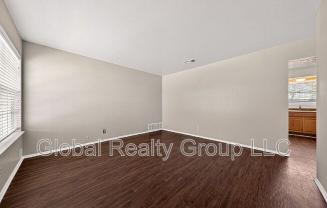 4862 CASTLE ARMS DR