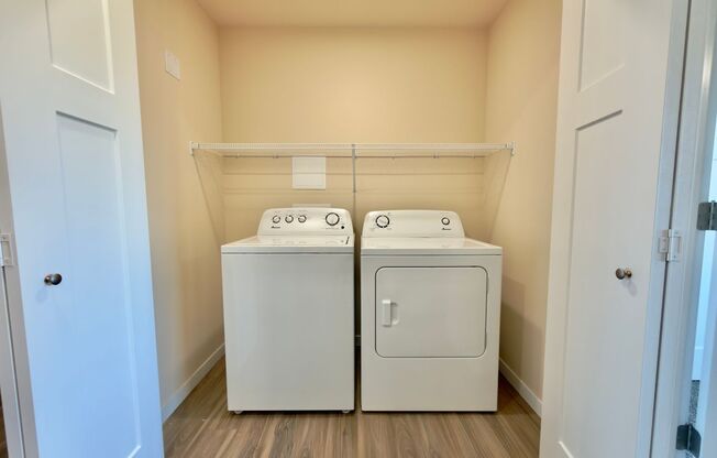 1 bed, 1 bath, 749 sqft, $1,324, Unit EC 4242-13