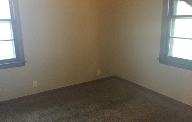 2 beds, 1 bath, $1,195