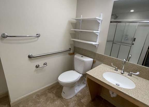 1 bed, 1 bath, 812 sqft, $3,400, Unit 1803