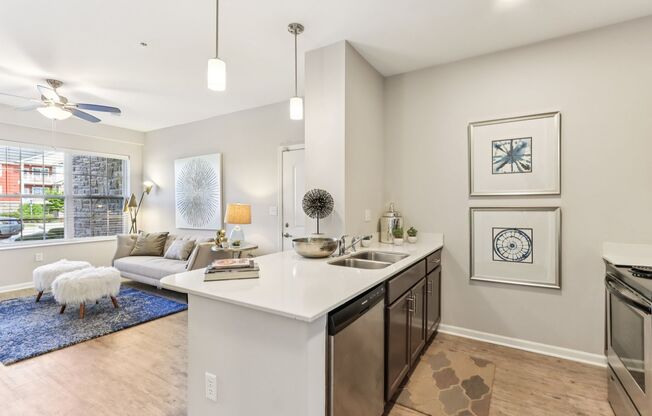 2 beds, 1 bath, 890 sqft, $1,635, Unit 753 - 201