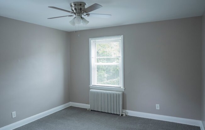1105 E 43 ST