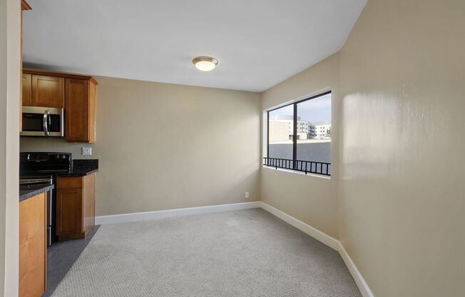 2 beds, 2 baths, $3,795, Unit # 432