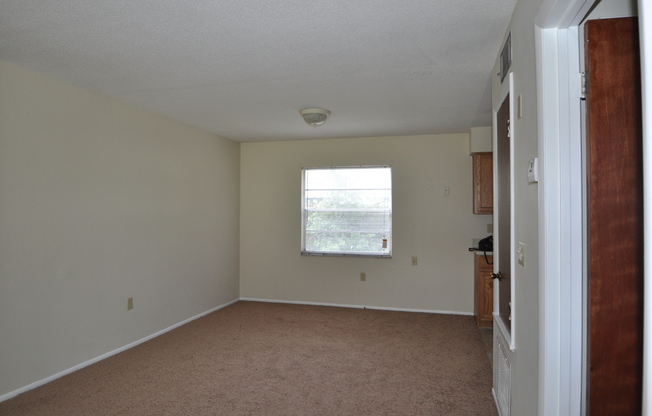 ALTAMONTE SPRINGS: 3 bed/1.5 bath home in great location!