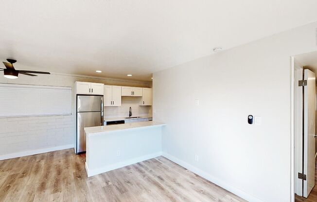 2 beds, 1 bath, 800 sqft, $1,560, Unit 1714-4