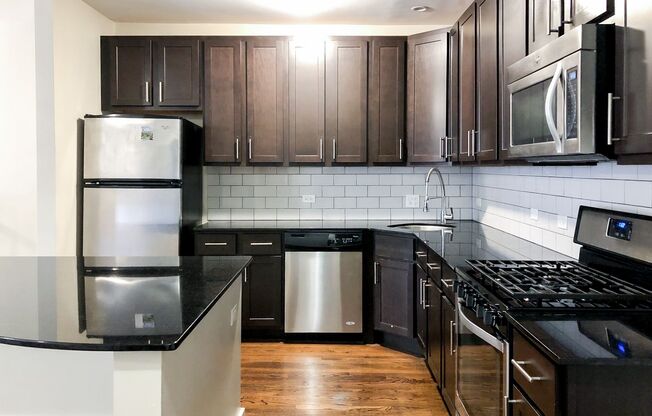5056-60 N. Winchester