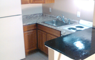 2 beds, 1 bath, $1,895, Unit 11