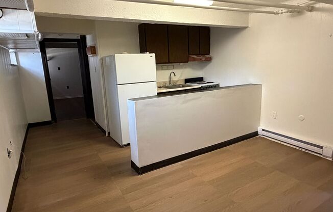 Tudor Hall~ Shadyside on the boarder of Oakland and Bloomfield~ convenient walkable location