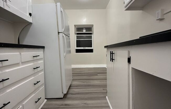 Studio, 1 bath, $1,575, Unit 305