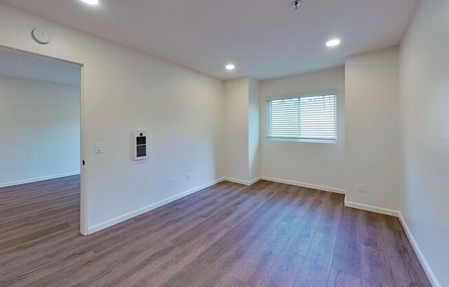 2 beds, 2 baths, 920 sqft, $2,595, Unit 209