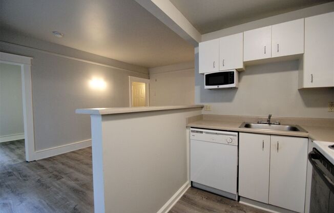 1 bed, 1 bath, 583 sqft, $1,375, Unit 120