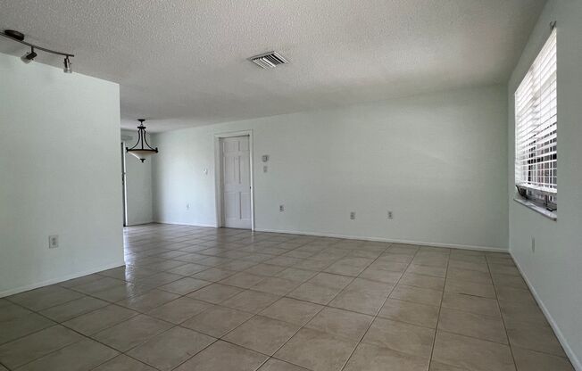** Annual ** 2 Bed / 2 Bath ** Single Family Home ** Conveniently Located ** $1,550