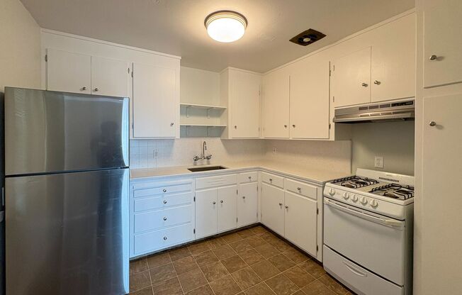 3189-3201 Cadillac Drive