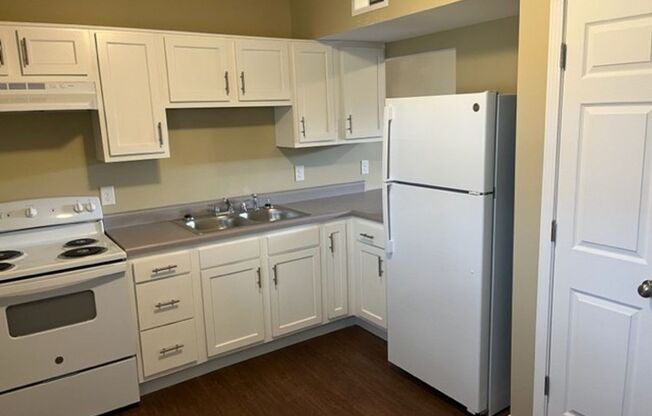 1 bed, 1 bath, 570 sqft, $895, Unit 2011-36