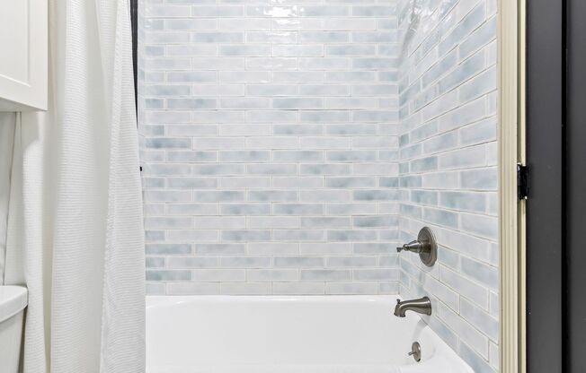 Studio, 1 bath, 300 sqft, $1,600, Unit 104