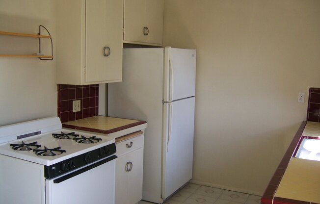 826 832 FELSPAR ST