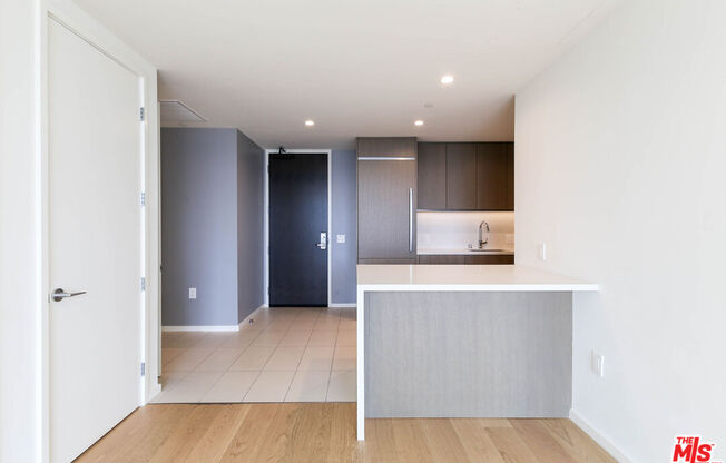 1 bed, 1.5 baths, 843 sqft, $2,950, Unit 2401