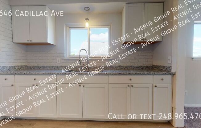8646 CADILLAC AVE