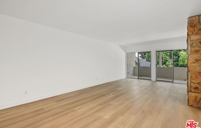 16169 SUNSET BLVD