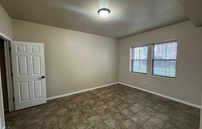 1 bed, 1 bath, $1,000, Unit 4850 #GE (G2)