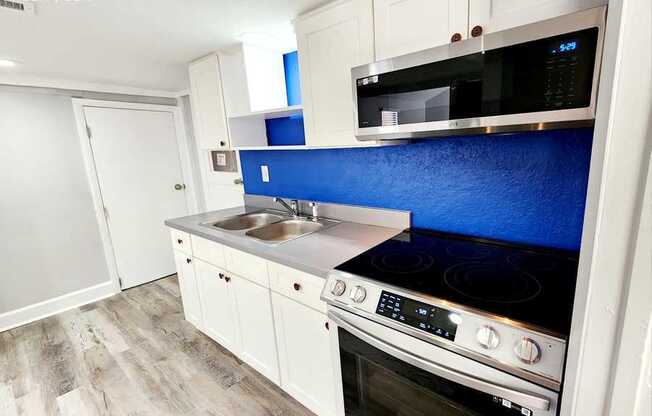 2 beds, 1 bath, 875 sqft, $1,850