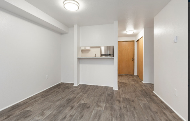 1 bed, 1 bath, 590 sqft, $1,415, Unit 123