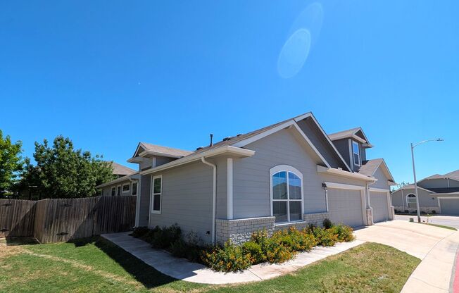 Modern 3-Bedroom Condo for Rent in Pflugerville!
