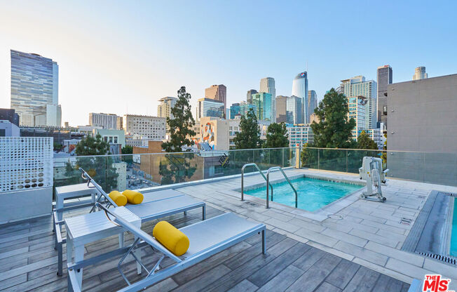1 bed, 1 bath, 840 sqft, $3,300, Unit 1908