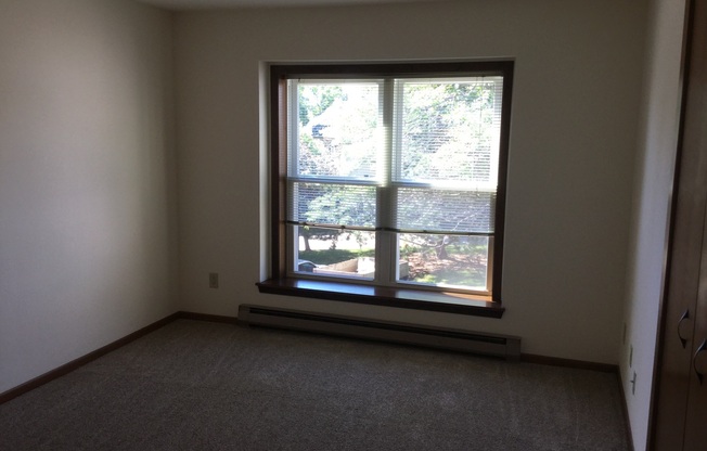 2 beds, 2 baths, 950 sqft, $1,775, Unit 7617RC