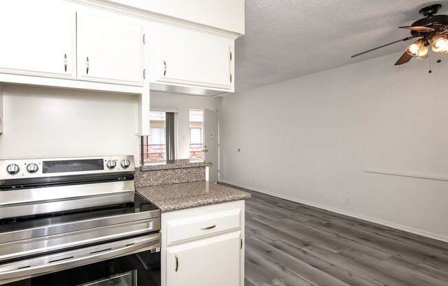 1 bed, 1 bath, 700 sqft, $2,200, Unit 25