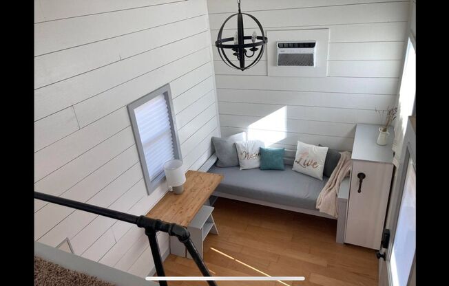 Charming 1BR Tiny House in Taylors