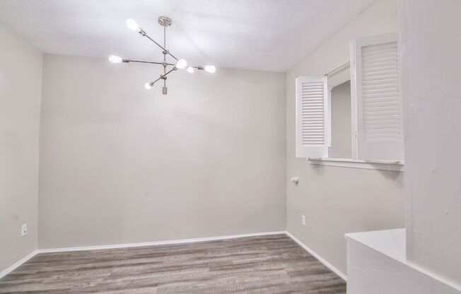 2 beds, 2 baths, 1,030 sqft, $975, Unit 105