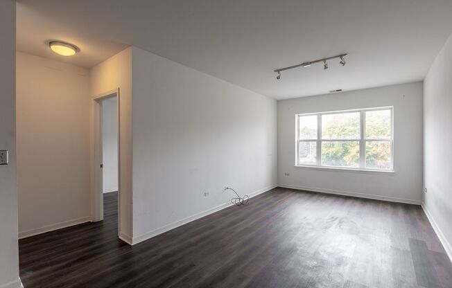 2 beds, 2 baths, $1,499, Unit 2G