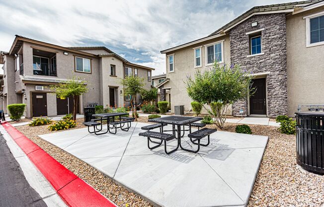 3 beds, 2.5 baths, $1,852