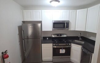 860 - 3517 CHARLES COURT ASSOCIATES LP