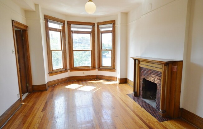 638 W Drummond Pl 20