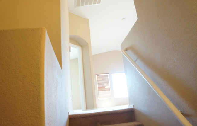 WONDERFUL 2 BEDROOM TOWNHOUSE IN GATED COMMUNITY!!