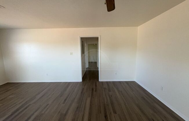 2 beds, 1 bath, $795, Unit 202 Truman Ave W. Unit C